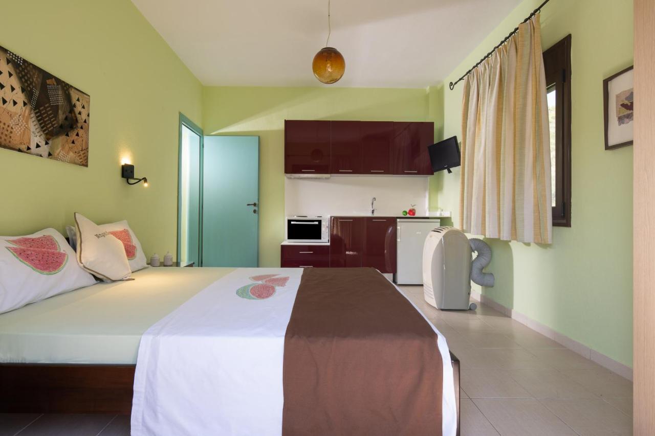 Hotel Niriides Porto Koufo Exterior foto