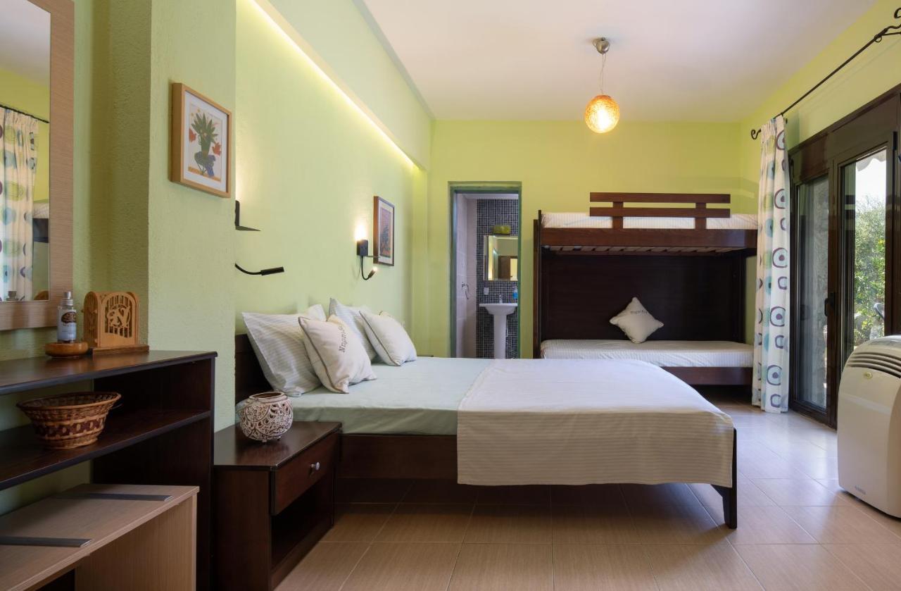 Hotel Niriides Porto Koufo Exterior foto